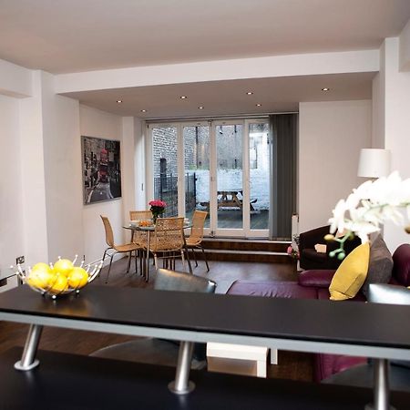 Apt 1, Trafalgar Square 1St Floor By Indigo Flats 런던 외부 사진