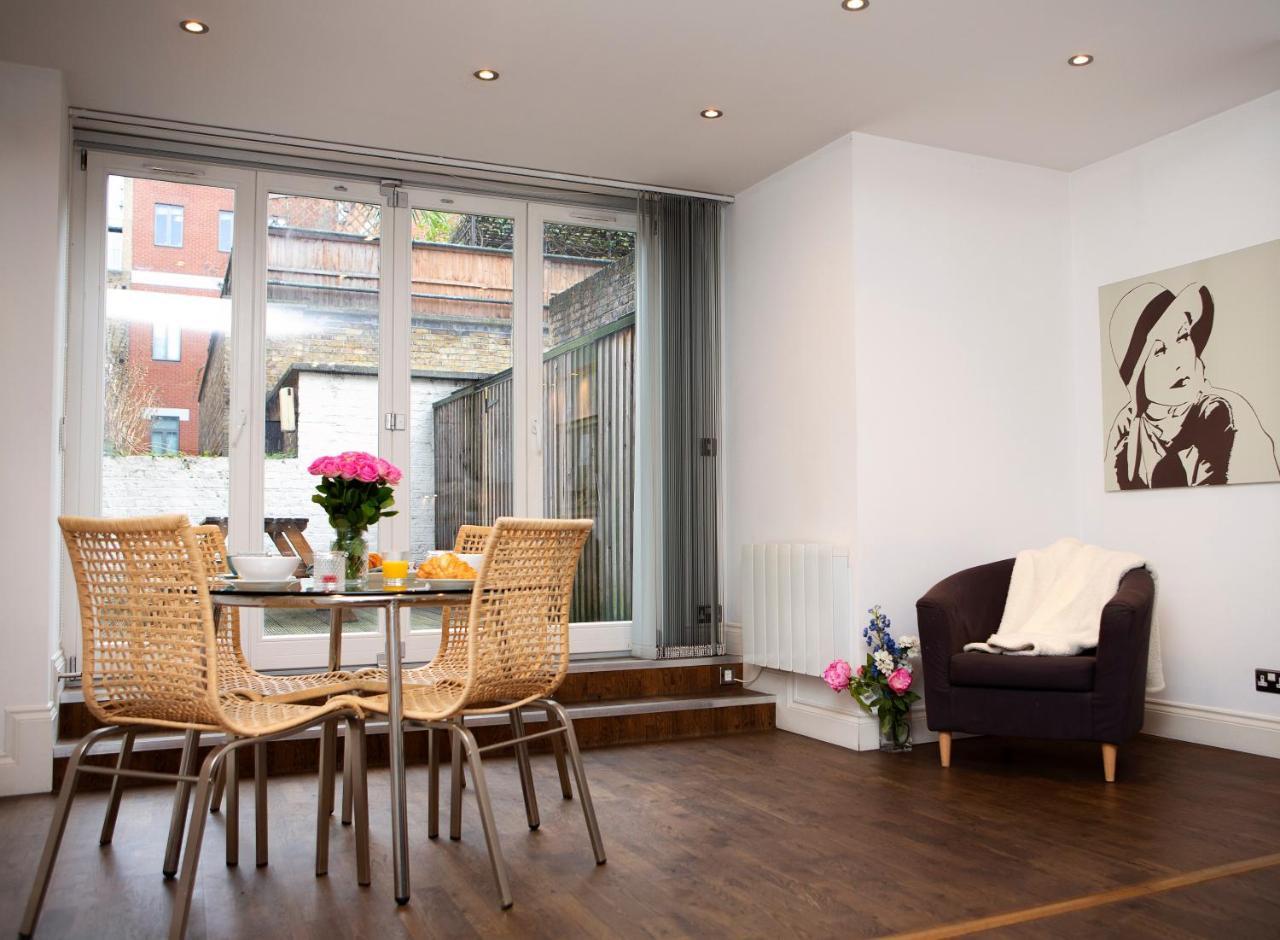 Apt 1, Trafalgar Square 1St Floor By Indigo Flats 런던 외부 사진