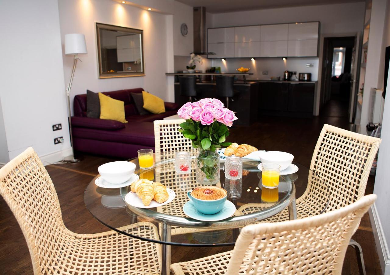 Apt 1, Trafalgar Square 1St Floor By Indigo Flats 런던 외부 사진