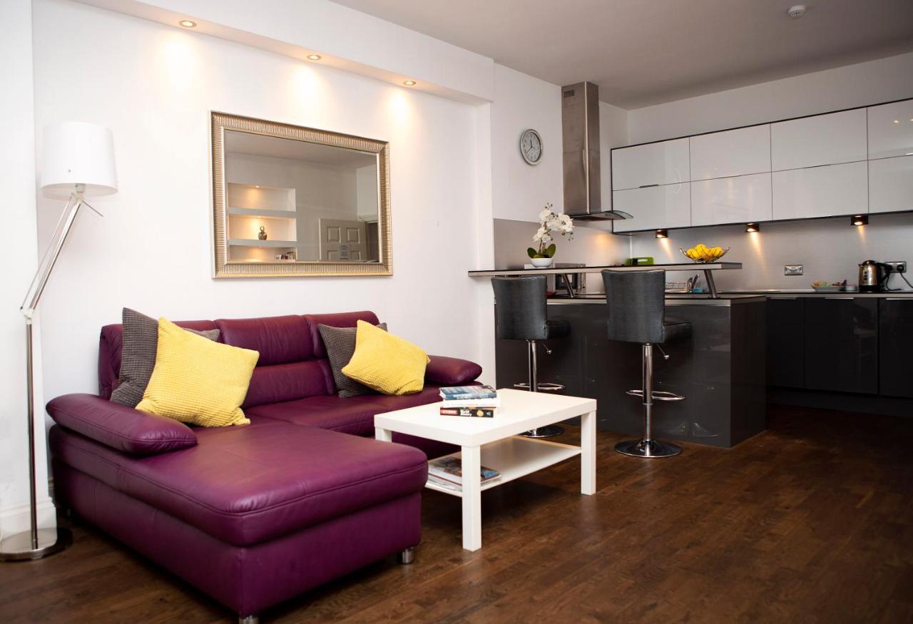 Apt 1, Trafalgar Square 1St Floor By Indigo Flats 런던 외부 사진