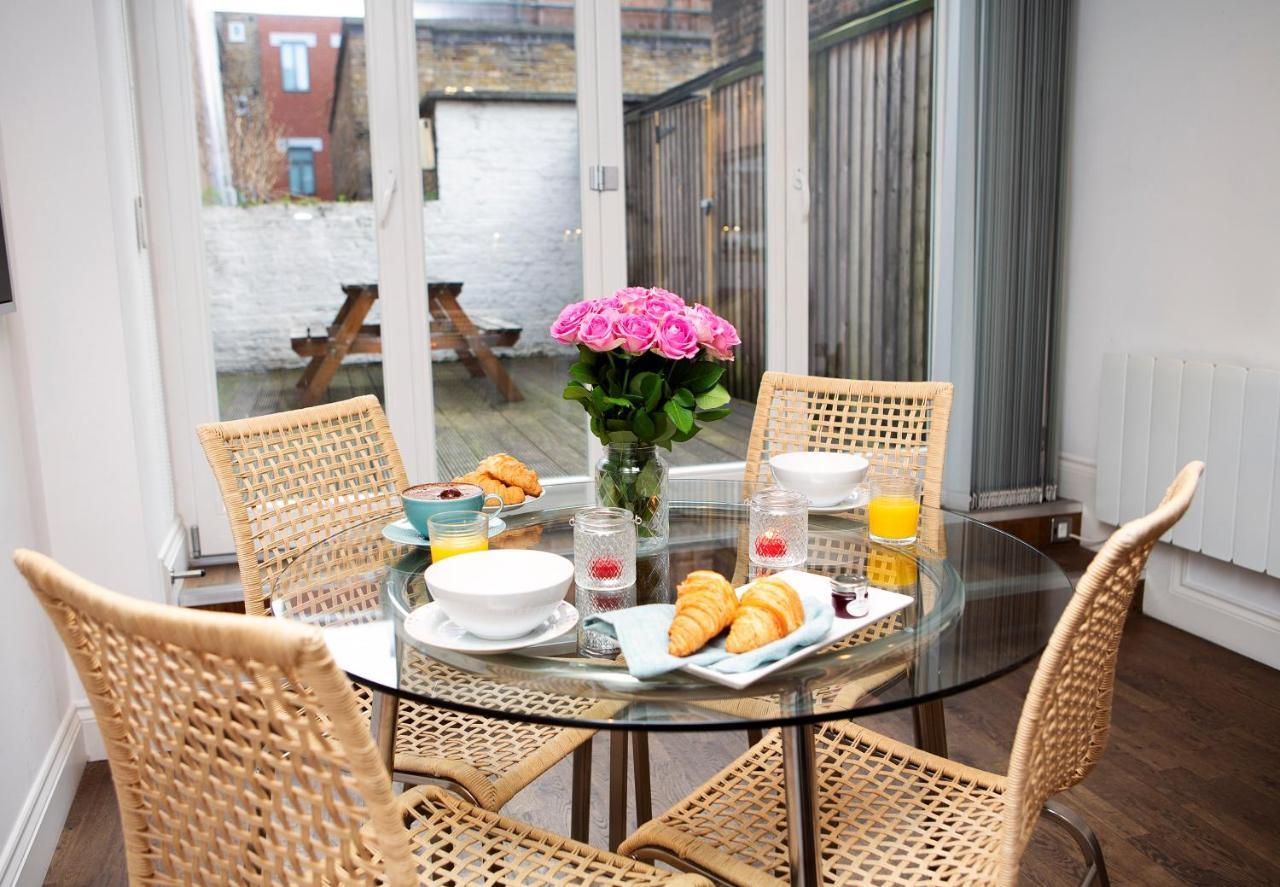 Apt 1, Trafalgar Square 1St Floor By Indigo Flats 런던 외부 사진