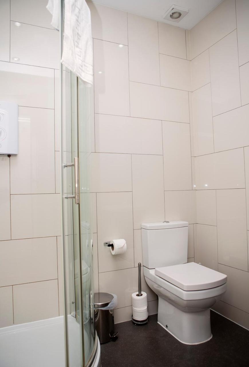 Apt 1, Trafalgar Square 1St Floor By Indigo Flats 런던 외부 사진