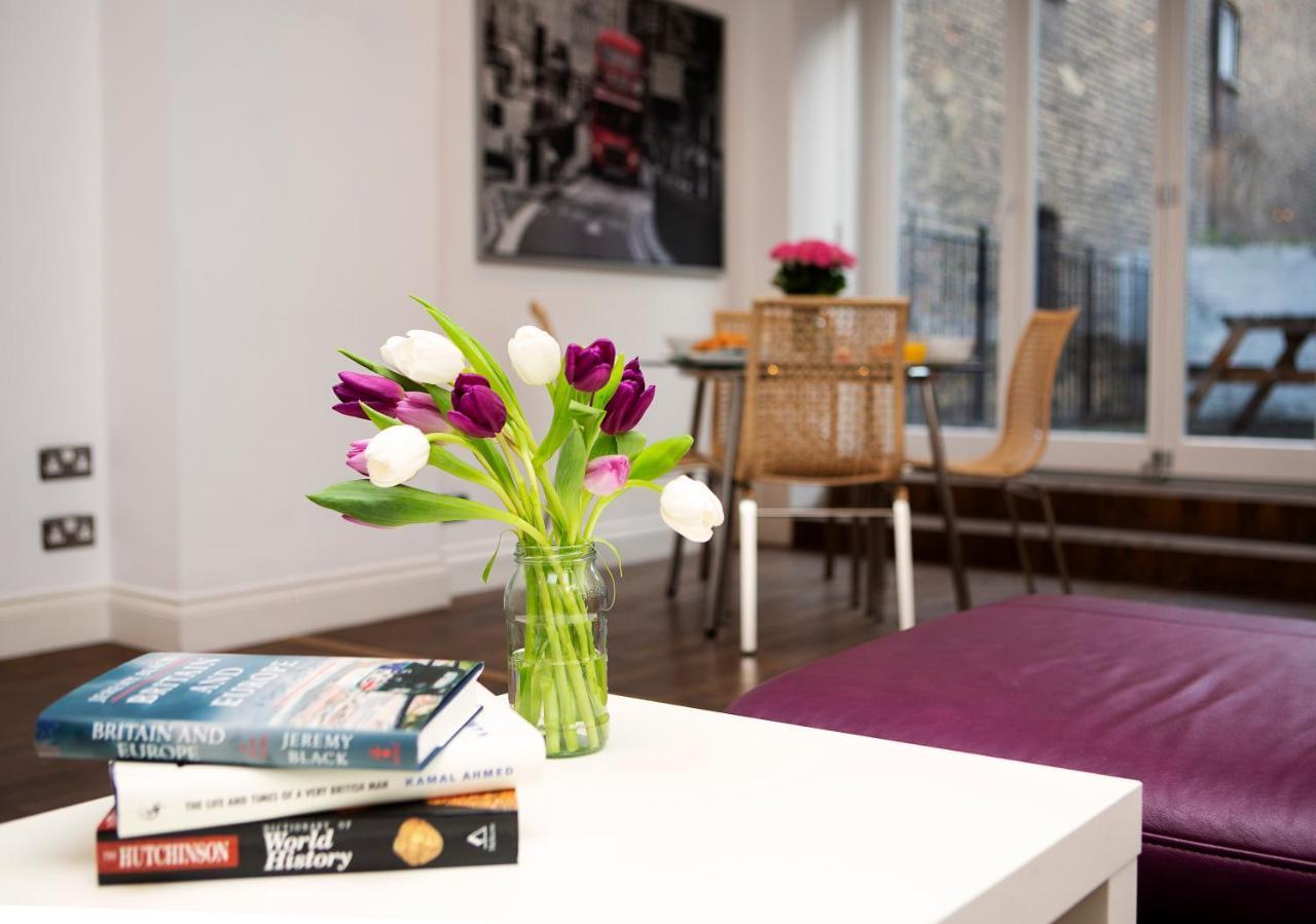 Apt 1, Trafalgar Square 1St Floor By Indigo Flats 런던 외부 사진