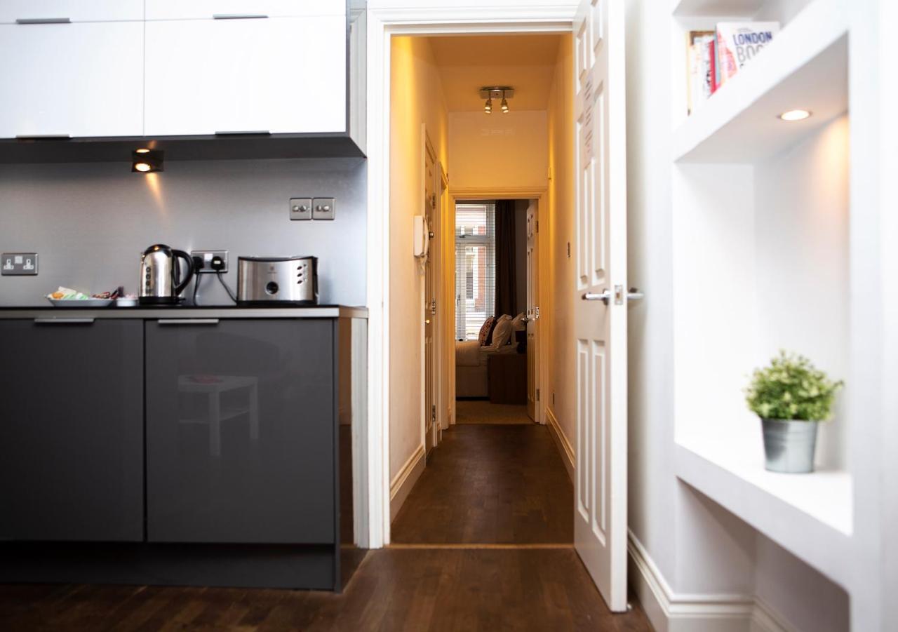 Apt 1, Trafalgar Square 1St Floor By Indigo Flats 런던 외부 사진