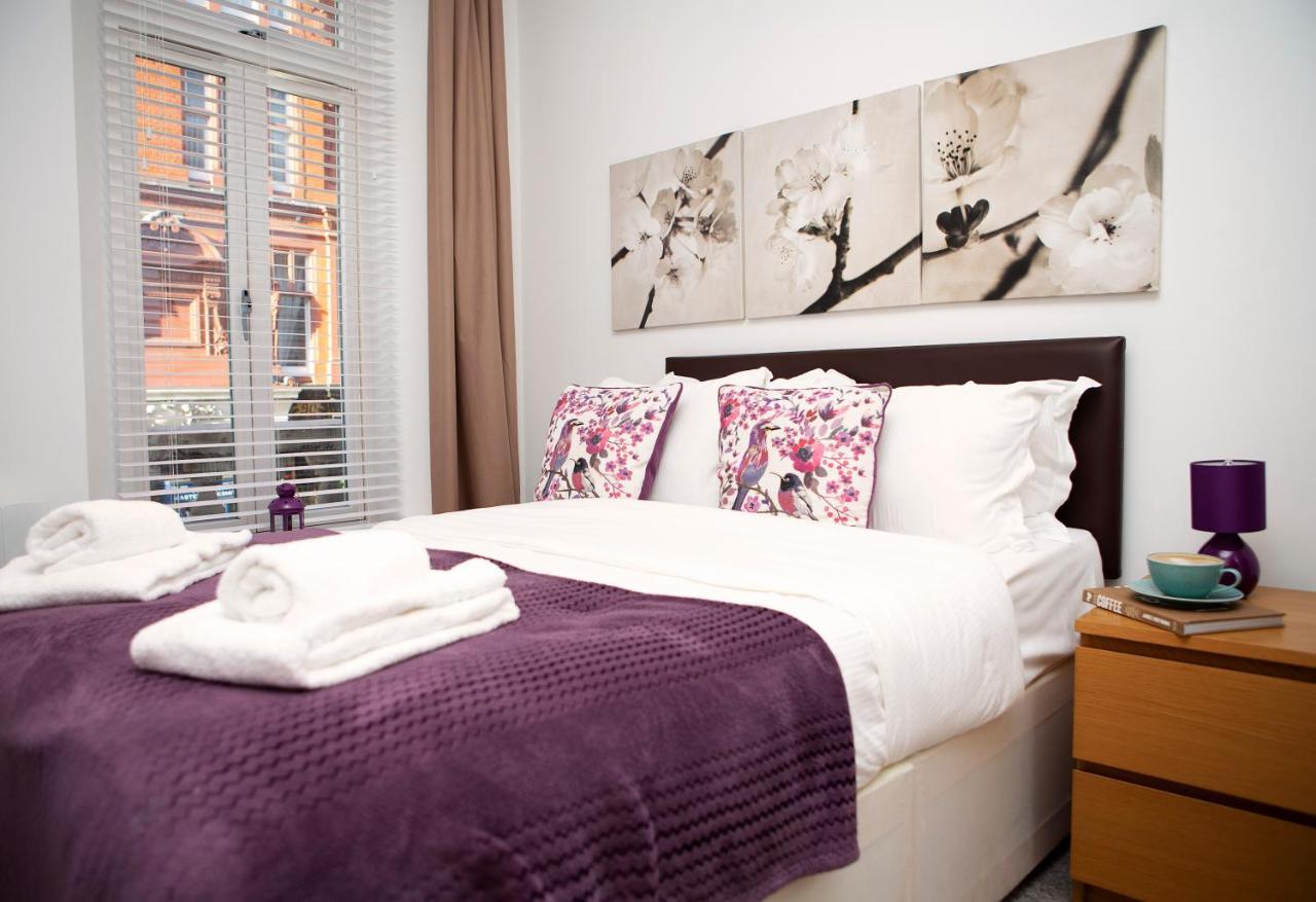 Apt 1, Trafalgar Square 1St Floor By Indigo Flats 런던 외부 사진